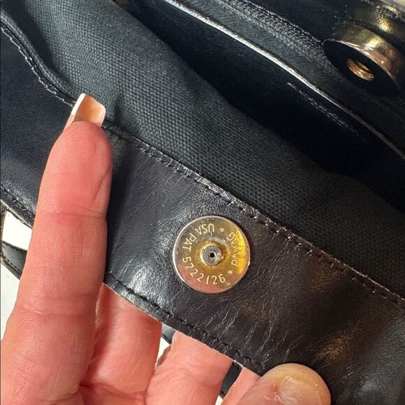 Burberry Houndstooth Black And Off White Wool/Leather Bag. - Picture 14 of 15